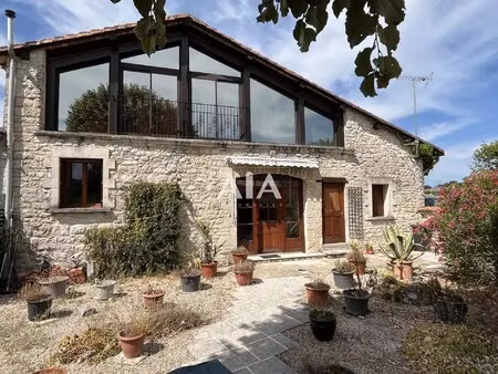 ancienne grange rénovée avec vue sur l’église – fontenille