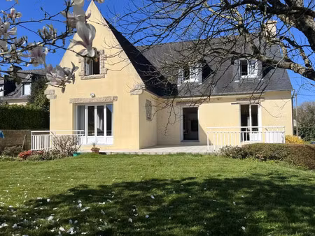 vente maison à rostrenen (22110) : à vendre / 180m² rostrenen