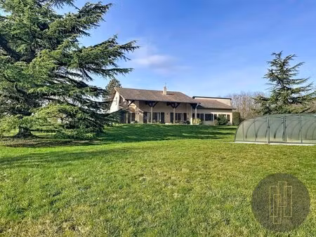 exclusivite-frontenas- villa 210 m² habitables sur 7410 m² de terrain