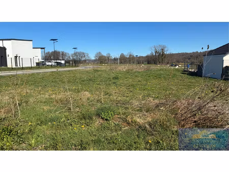 terrain plat viabilise de 744m2 lot 3