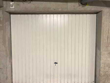 parking / box echirolles 19.70 m2