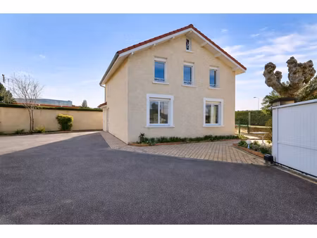 maison : 2 appartements t3 - investissement locatif - saint-maurice-de-beynost la côtière 