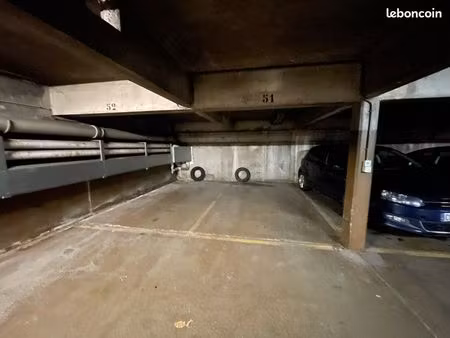 place de parking rdc résidence sécurisée
