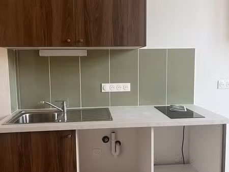 studio 1 pièce 27 m²