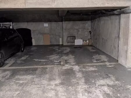 place de parking à louer mairie d'asnières