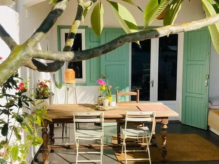 location charmante petite maison mitoyenne à 50 m du lagon