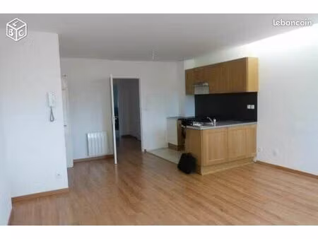 loue superbe appartement t4 de 100m² en duplex