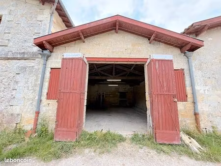 parking/box 1 pièce 67 m²