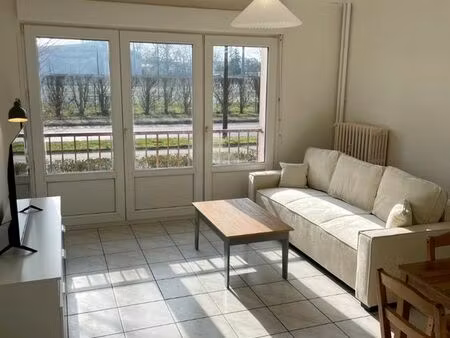 f2 meublé rénové  lumineux  sans vis-à-vis – chauffage inclus – prêt à vivre – nombreux ra