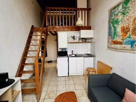 meublé croix paquet terreaux