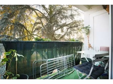 appartement 4 pièces en bon état avec balcon - montreuil (9310