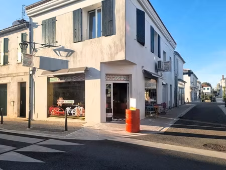 vente locaux professionnels 4 pièces 57 m² à le château-d'oléron (17480)  130 000 €