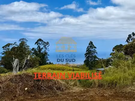 a vendre- terrain viabilisé de 532 m2 environ - saint pierre - 135 000 €