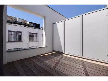 chatelain: appart. récent 2ch avec terasse