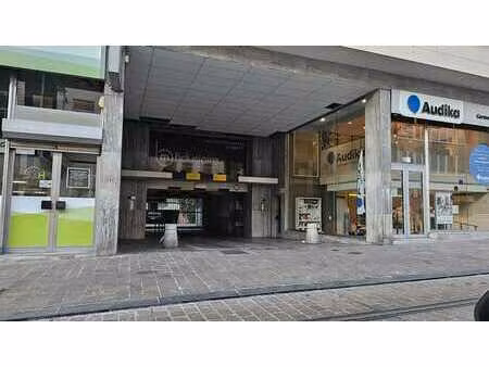 box de garage sur la chee d'alsemberg