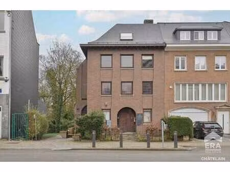maison 5 chambres avec terrasse et jardin à louer à uccle