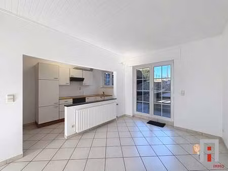 maison d'habitation 2 chambres avec terrasse et jardin