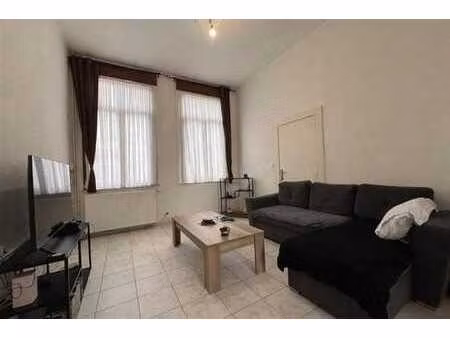 maison mitoyenne située à deux minutes de la gare de tournai