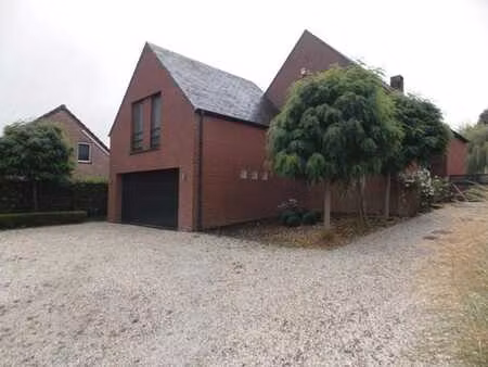 villa 4ch.+bur. avec jardin  garage & empl. de parking