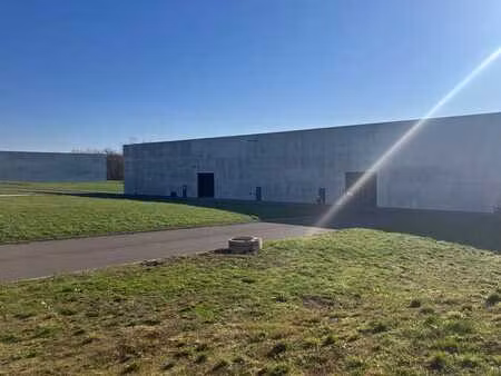 tout nouvel entrepôt à louer dans un site sécurisé !