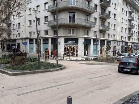 local commercial à louer