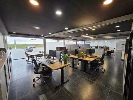 commerce 200 m2- situation unique- parking