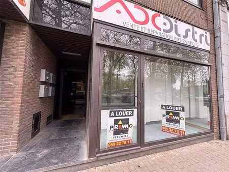 surface commerciale de +/- 100 m² sise au centre de péruwelz