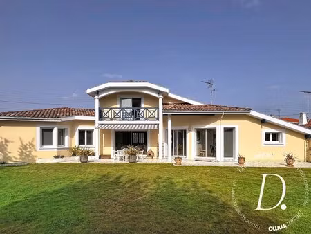 maison contemporaine proche grand mail