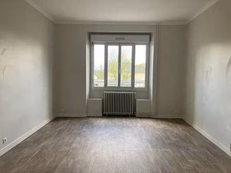 location appartement 4 pièces à saint-aubin-d'aubigné (35250) : à louer 4 pièces / 78m² sa