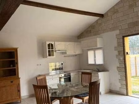 location maison aux églisottes-et-chalaures (33230) : à louer / 50m² les églisottes-et-cha