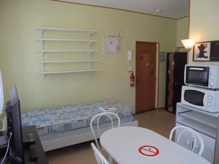 location meublée appartement 1 pièce 18 m² à arras (62000)  400 €