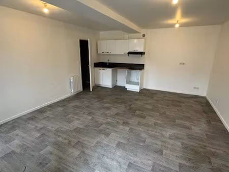 location appartement 1 pièce 30.14 m² à cires-lès-mello (60660)  556 €