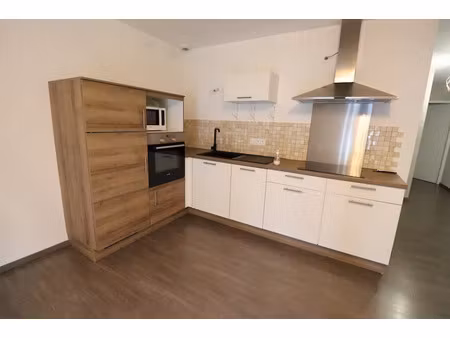 location appartement 3 pièces 62.65 m² à la côte-saint-andré (38260)  566 €