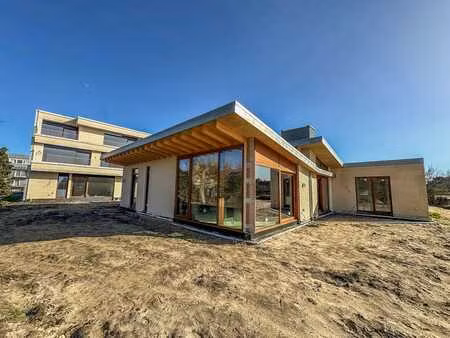 pavillon de jardin unique  attenant aux dunes protégées.