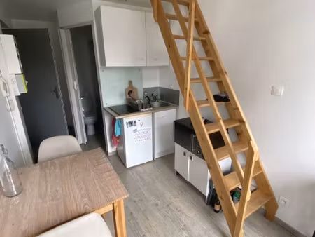 a deux pas des universités immeuble comprenant 3 logements a