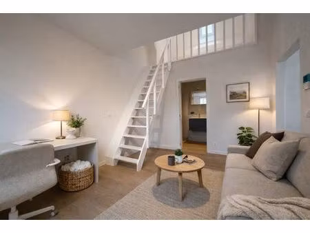 volledig vernieuwde studentenkamer meet eigen sanitair