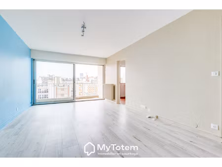 paris 13e - studio avec 2 balcons - 33 77m2
