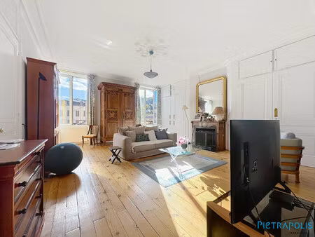 appartement de caractère 160 m² avec balcon – 3 grandes cham