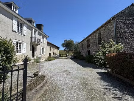 élegant corps de ferme xixème sur 1 5 hectares dont un lot con