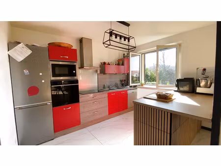 beau pavillon de 147 m2 proche axe a31