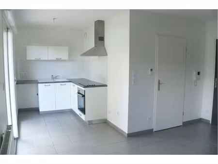 2 pieces - 39.32m2 - saint-denis-en-val