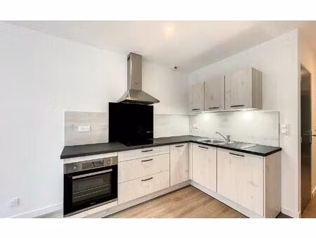 location appartement  52.08 m² t-3 à saint-flour  584 €