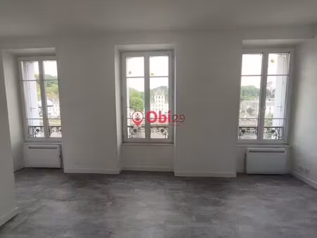 locarion beau studio sur les quais à châteaulin