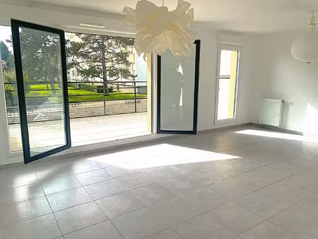 magnifique t3 avec superbe terrasse