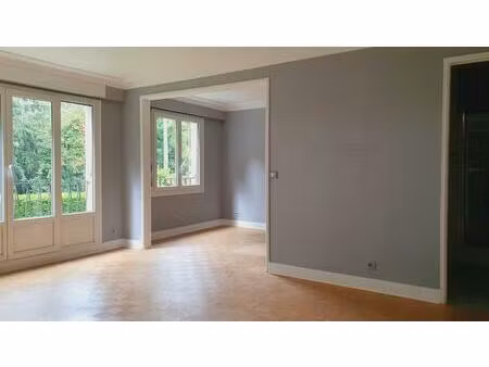 centre villennes - beau 2 pièces exposé sud