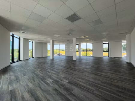 bureaux neufs climatisés 55 m² - erp / pmr