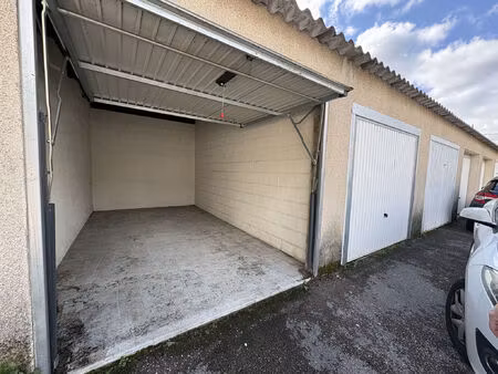 location garage à aubagne (13400)