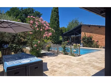 location maison  175 m² t-6 à pin-balma  2 500 €