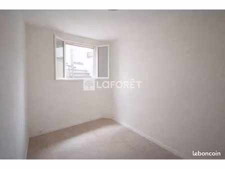 studio 1 pièce 48 m²