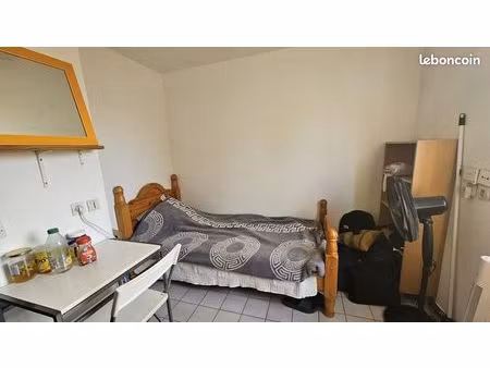 studio 1 pièce 14 m²